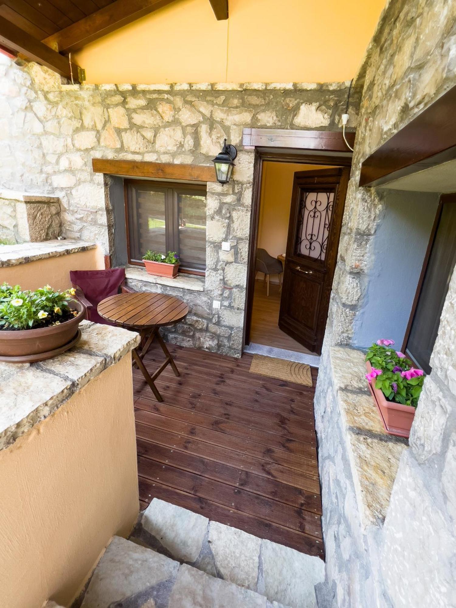 Dryas Guesthouse Polydrossos Exterior photo