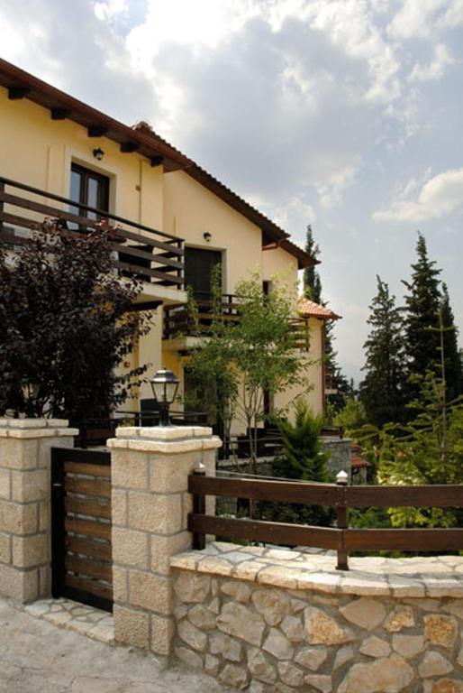 Dryas Guesthouse Polydrossos Exterior photo